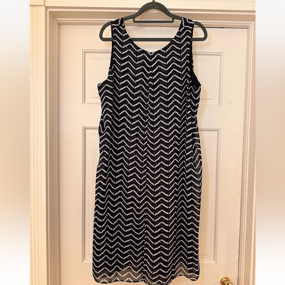 Armani Collezioni Herringbone Navy And White Print Shift Dress (RRP$995) Sz 14